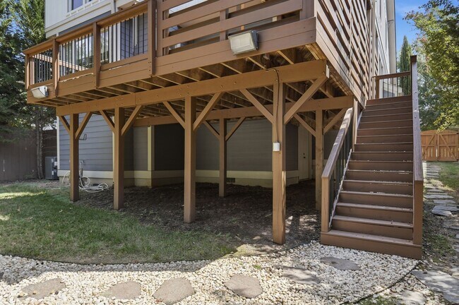 Building Photo - 520 Iverson Way