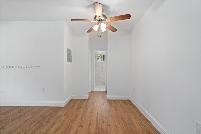 Building Photo - 160 NE 55th St