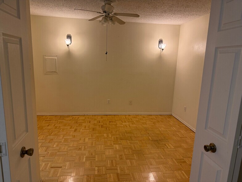 Building Photo - 2225 Loreco St