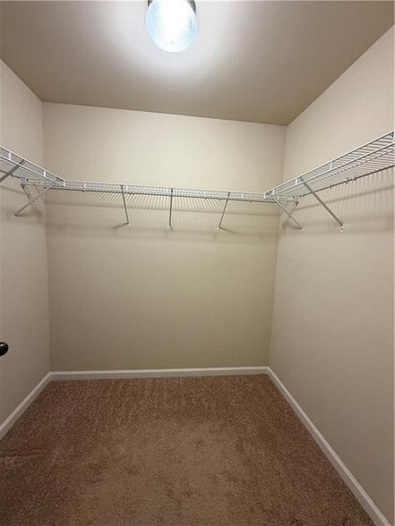 Building Photo - 804 Village Field Ct NW