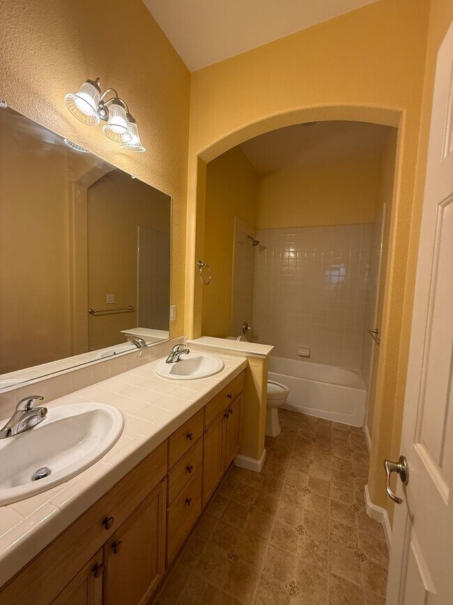 Building Photo - Beautiful Home in Sparks!