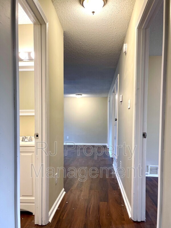 Building Photo - 5297 Breckenwood Dr
