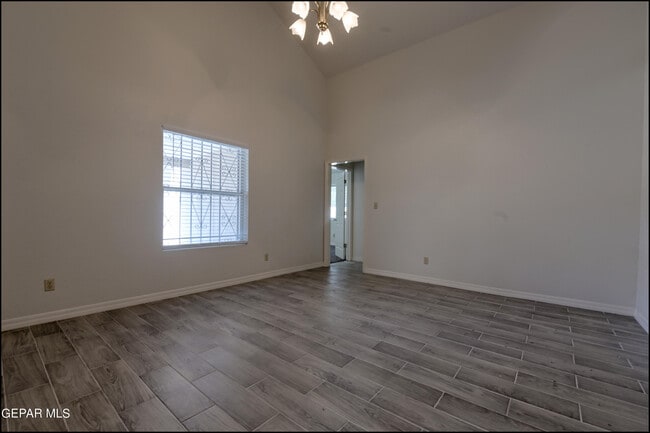 Building Photo - 129 Torrey Pines Dr