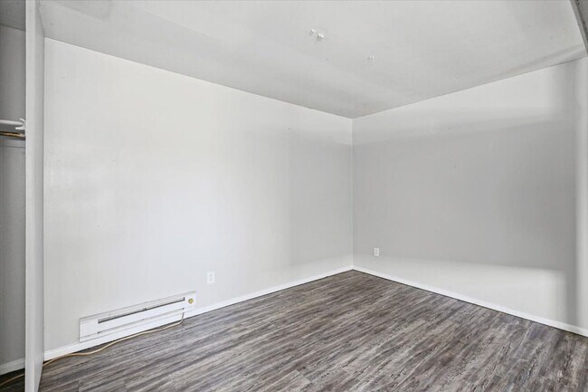 Building Photo - 1210 Major St