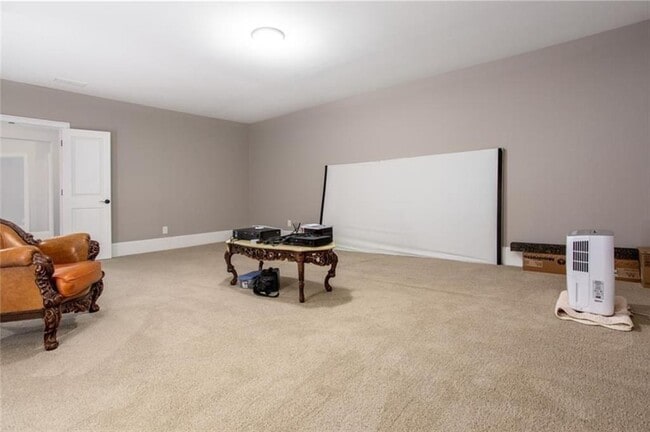 Building Photo - 4939 Kentwood Dr