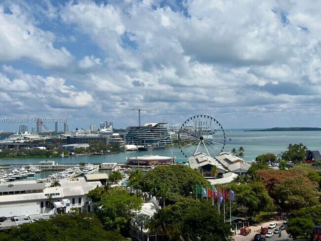 Building Photo - 398 NE 5th St