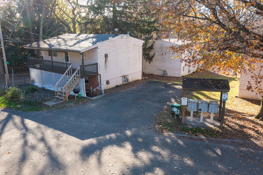 Primary Photo - 287 Julien Ct