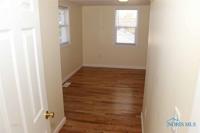 Building Photo - 129 Oswald St