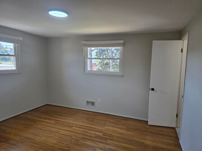 Building Photo - 15353 Huff