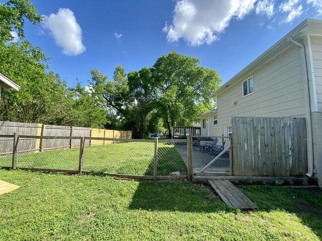 Building Photo - 3704 Timbercrest Dr NW
