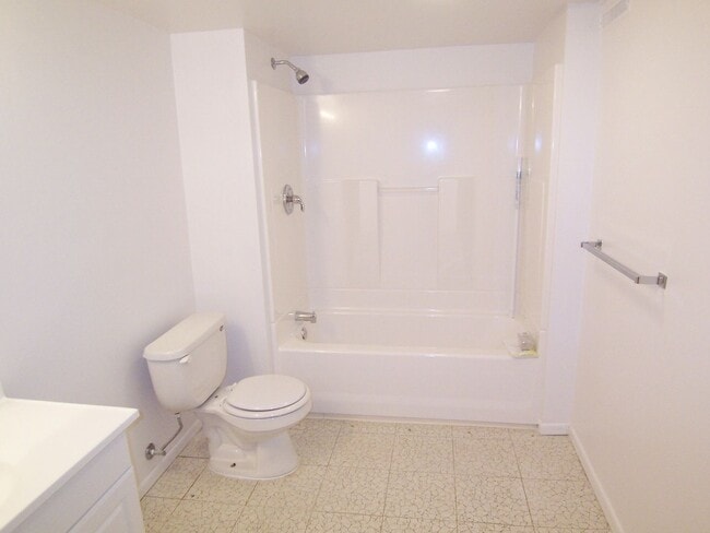 Building Photo - 85 Princeton Ave