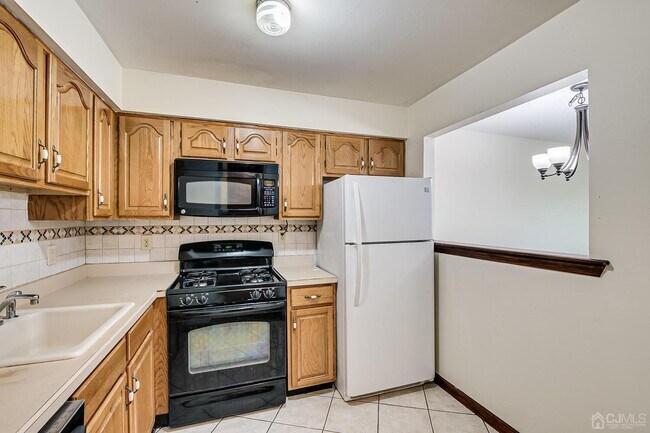 Building Photo - 135 Beverly Hl Ter