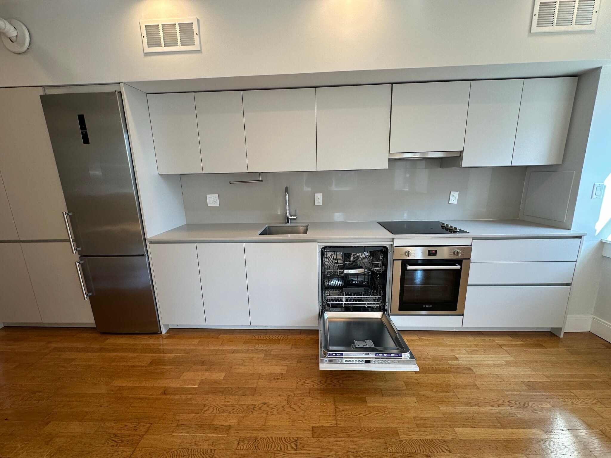 Building Photo - 36 Madison St