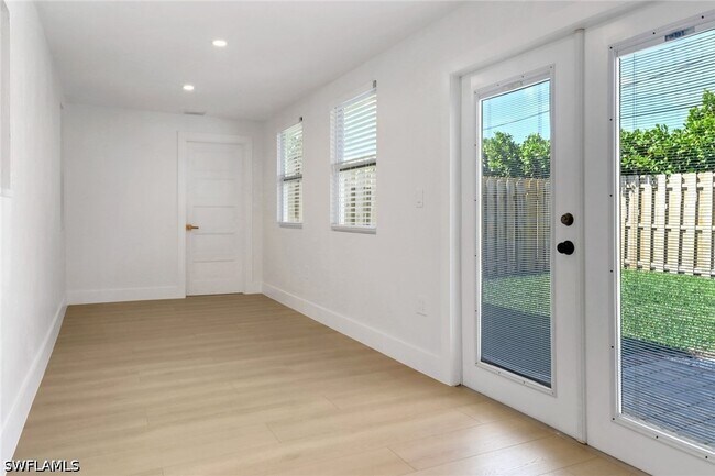 Building Photo - 4525 Fluvia Ave