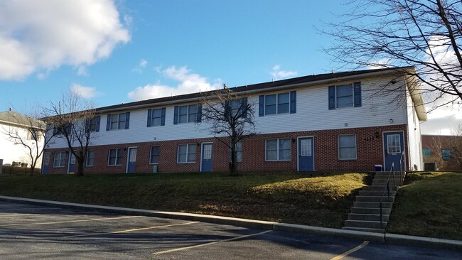 Building Photo - 4225 Sussex Dr