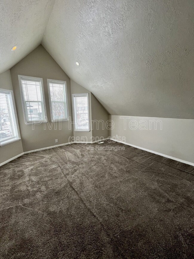 Building Photo - 1820 N 285 W