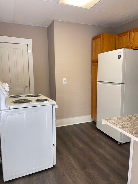 Building Photo - 16 Victory Ct