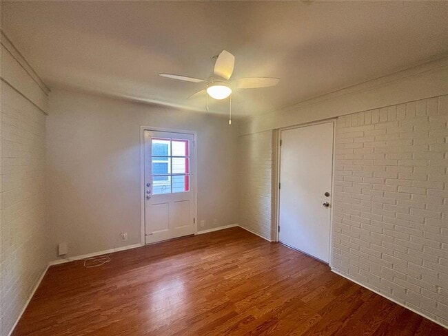 Building Photo - 5408 Sunshine Dr