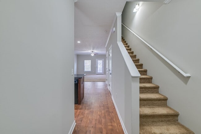 Building Photo - Adderman Point- 2 bed/2.5 bath Apartment