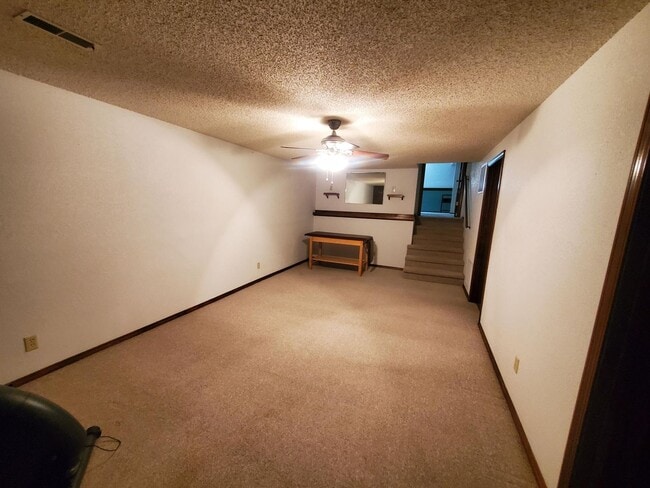 Building Photo - Large Family home in Chelsea Est. just SW ...