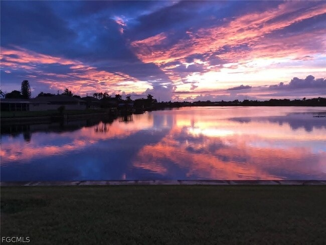 Building Photo - 546 SE 5th Ave