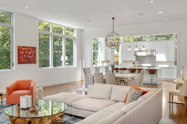 Building Photo - 1 Paumanok Rd