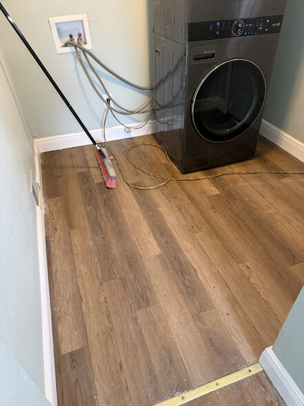 Building Photo - 900 Cherry St