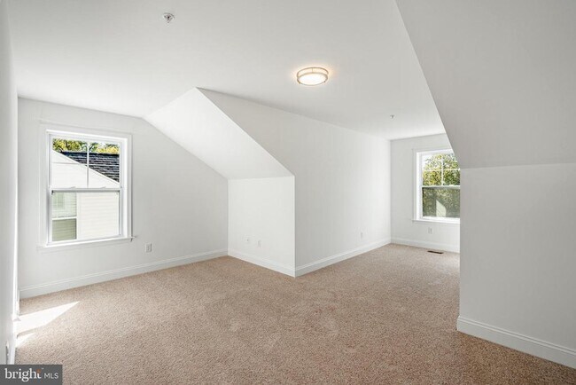 Building Photo - 117 Colwell Ln