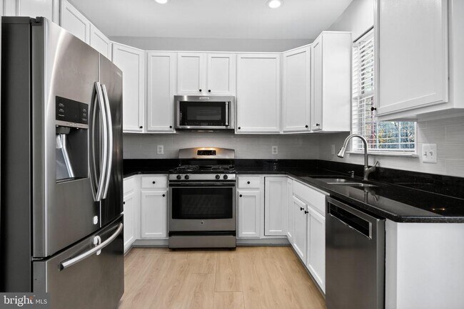 Building Photo - 21748 Kings Crossing Terrace