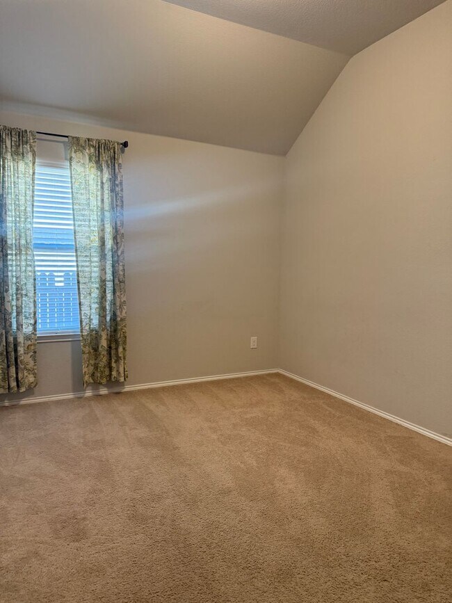 Building Photo - 3/2/2 Heights of Weatherford Estates