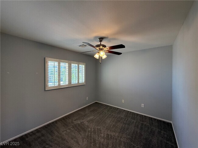 Building Photo - 684 Magrath St