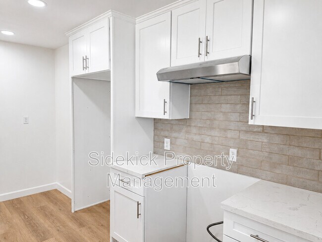 Building Photo - 8941 Songfest Dr