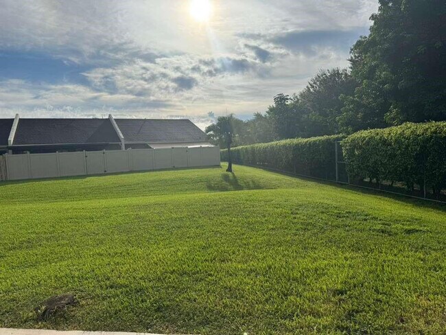 Building Photo - 10324 Boca Bend W