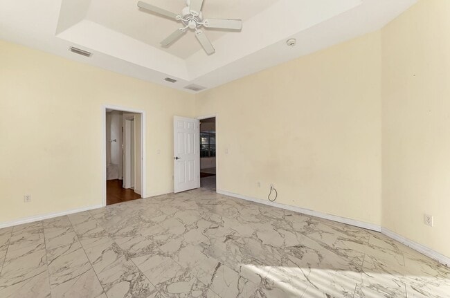 Building Photo - Living Large at a Beautiful 3/2 in Northport