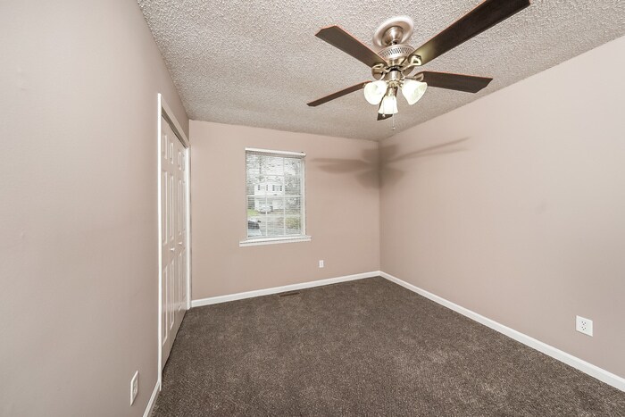 Building Photo - 1333 Turf Dr
