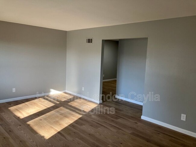 Building Photo - 11016 Saginaw Dr