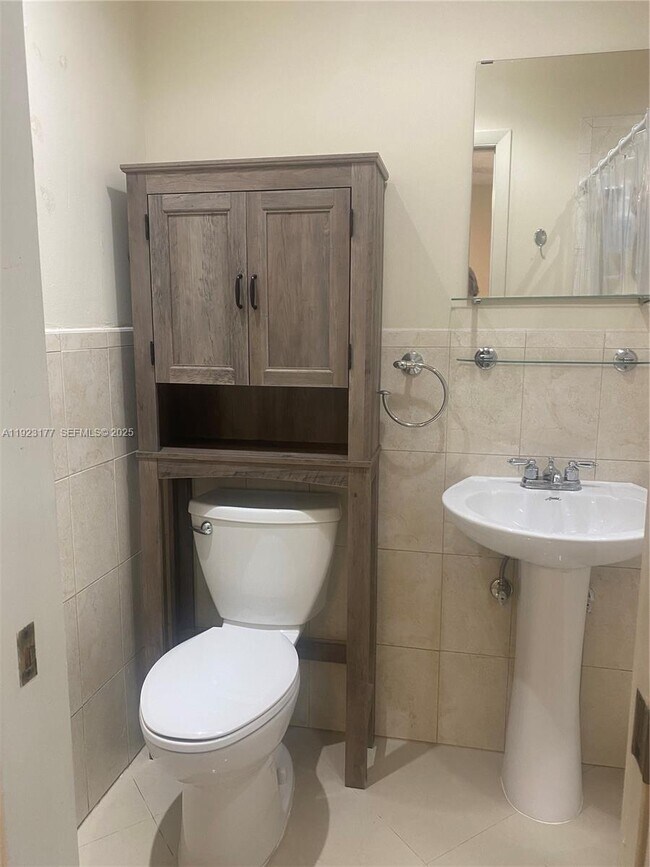 Building Photo - 10205 SW 9th Terrace