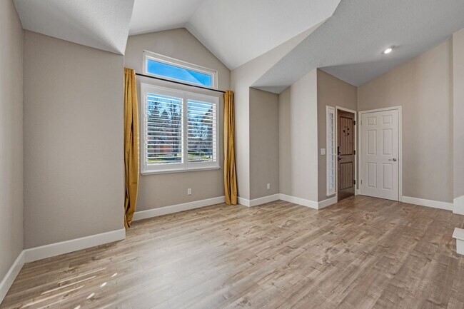 Building Photo - 3 Bedroom Folsom Home with Updated Kitchen, Pool and 3-Car Garage!