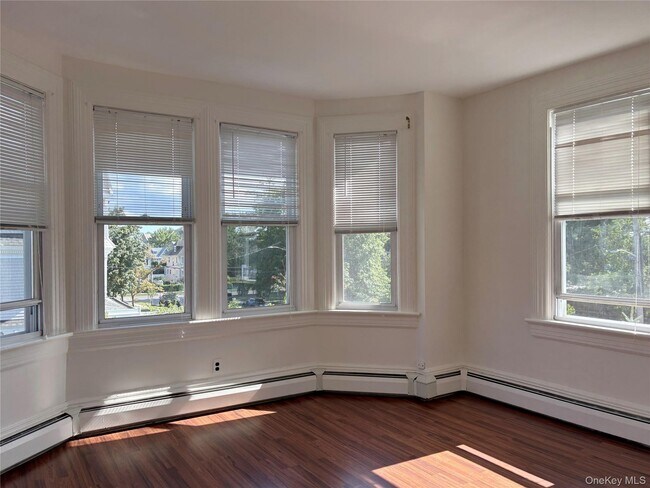 Building Photo - 4 Bancker Pl