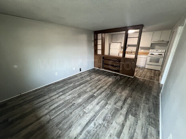 Building Photo - 2000 Indianapolis Rd