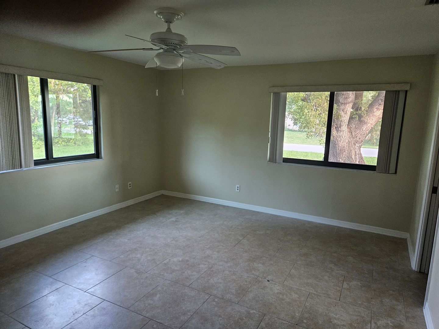 Building Photo - 309 Tarpon Dr