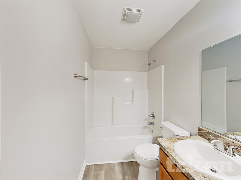 Building Photo - 4083 Magnolia Dr