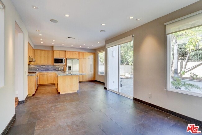 Building Photo - 3145 White Cedar Pl