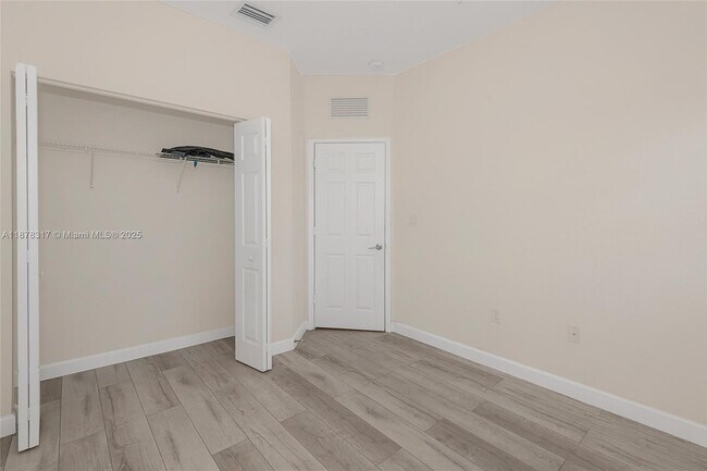 Building Photo - 152 SW 185th Way