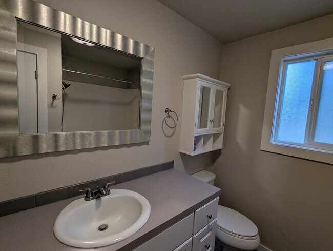 Building Photo - 60865 Jasmine Pl