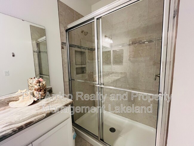 Building Photo - 6264 Great Bear Dr