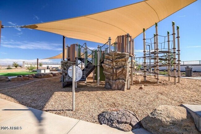 Building Photo - 3 Bedroom 2.5 Bathroom North Creek Home in...