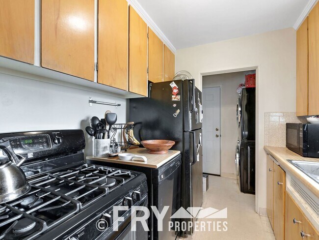 Building Photo - 5081 Elm Ct