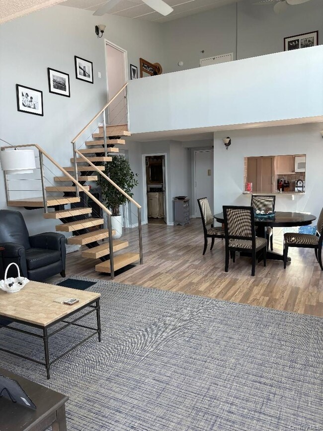 Building Photo - 750 W Broadway