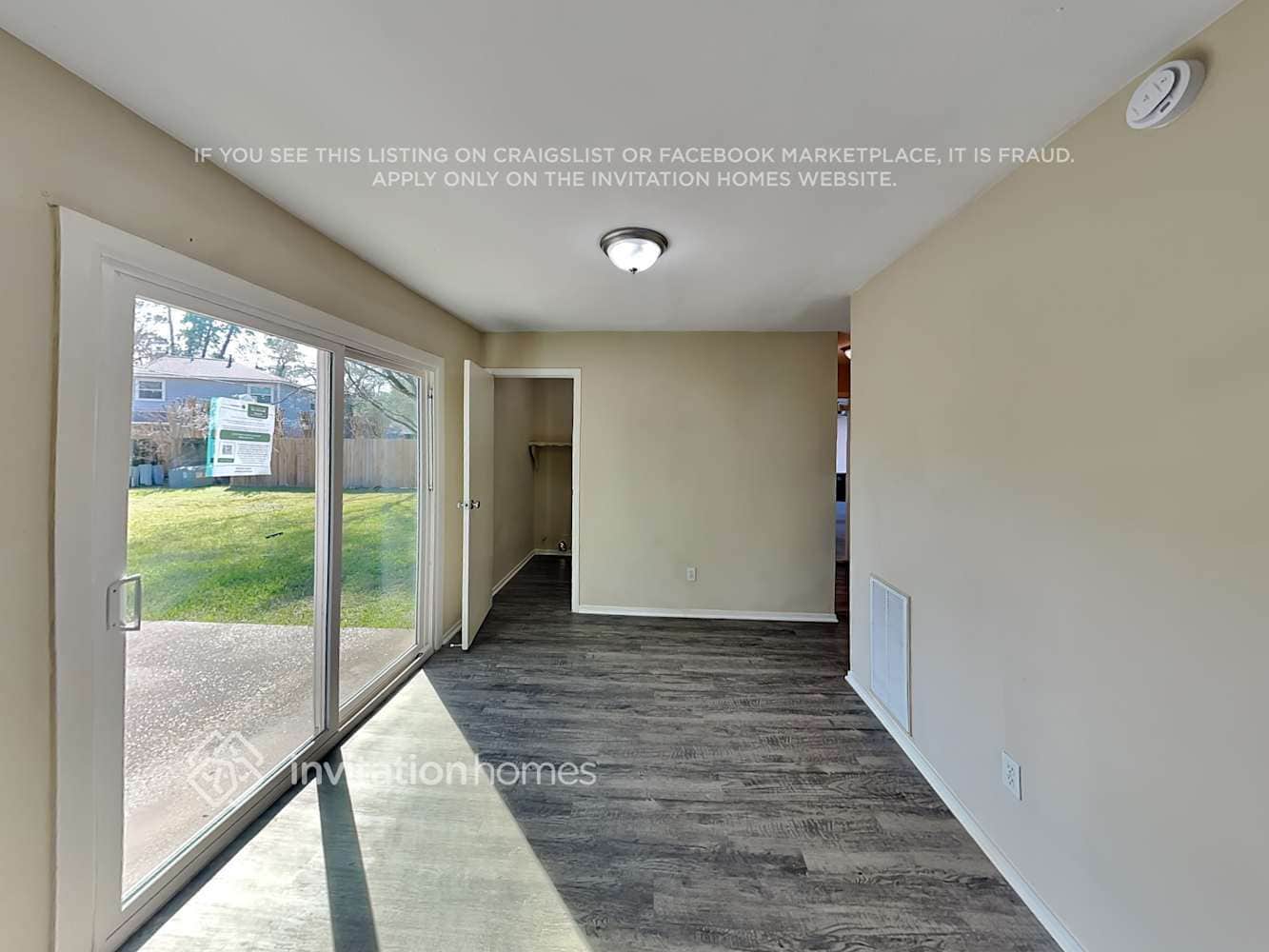 Building Photo - 2022 Oak Shores Dr